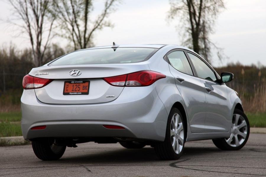  Hyundai Elantra Limited 2011 года  (фото 23 из 45)